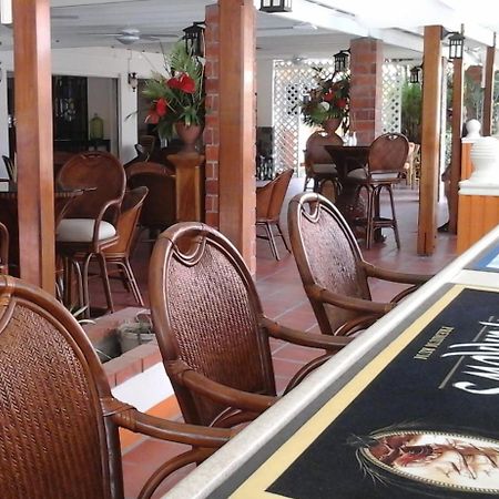 Sunset Shores Beach Hotel Kingstown Bagian luar foto