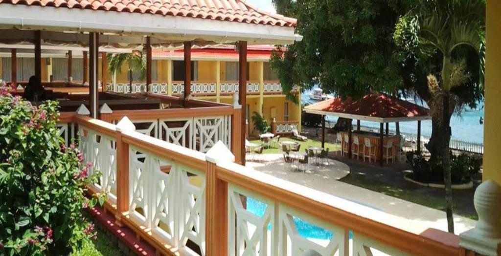 Sunset Shores Beach Hotel Kingstown Bagian luar foto