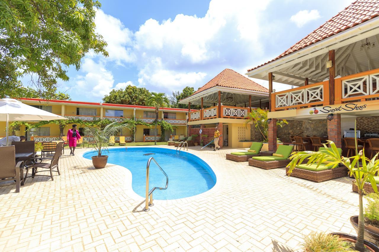 Sunset Shores Beach Hotel Kingstown Bagian luar foto